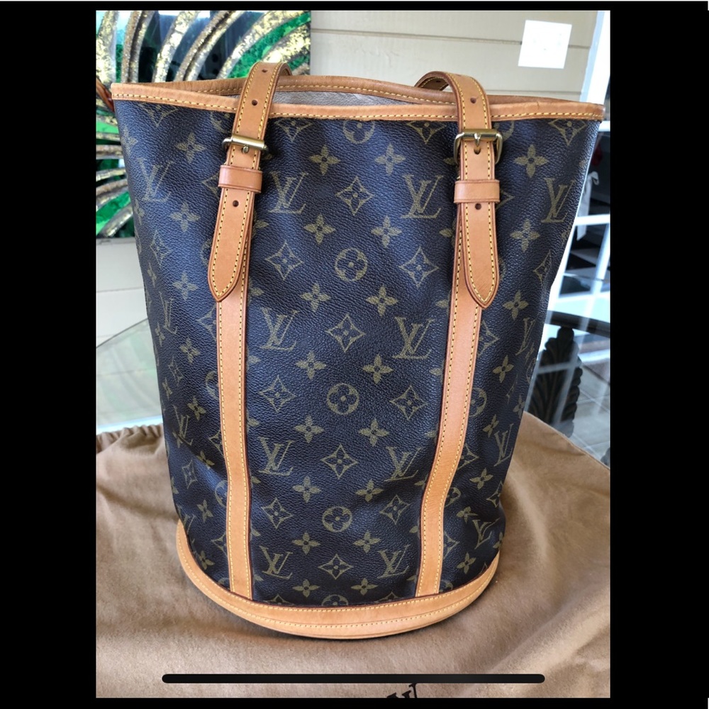 Louis Vuitton GM Bucket with Pouchette